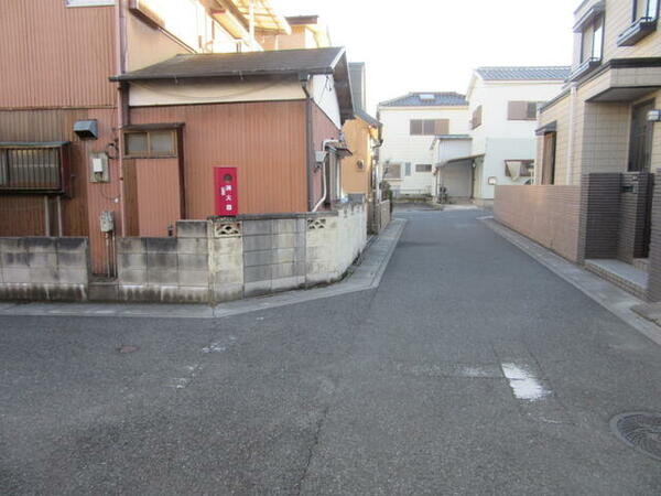 detached 埼玉県北足立郡伊奈町大字小針新宿
地図を見る