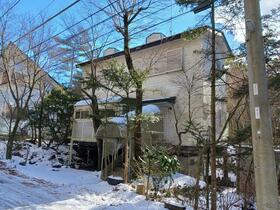 山梨県南都留郡鳴沢村−