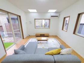 埼玉県三郷市早稲田６丁目