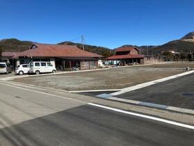山梨県南都留郡忍野村忍草