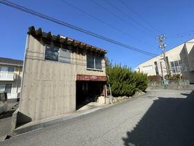 石川県能美市湯谷町