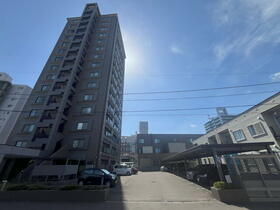 北海道札幌市白石区東札幌三条５丁目