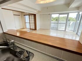 沖縄県浦添市港川２丁目