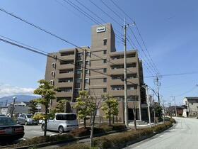 山梨県甲府市国母８丁目