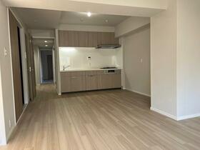 大阪府大阪市住之江区南港中３丁目