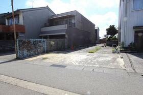 富山県高岡市白金町