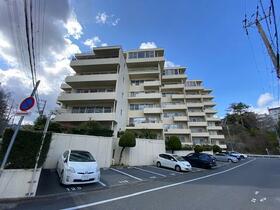 兵庫県宝塚市逆瀬台1丁目