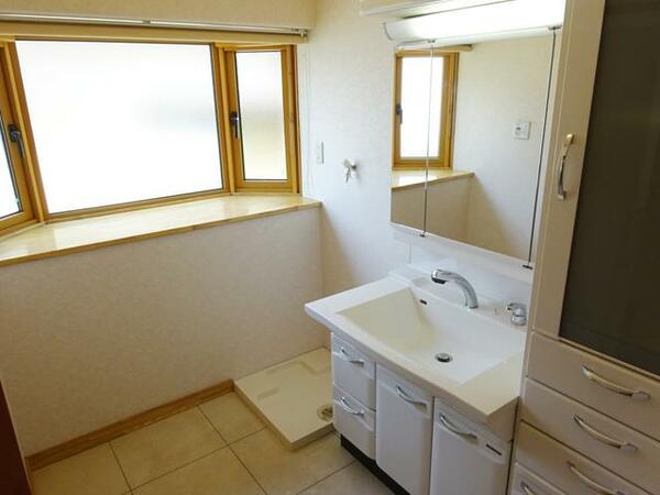 detached 宮城県東松島市大曲字上納南

地図を見る