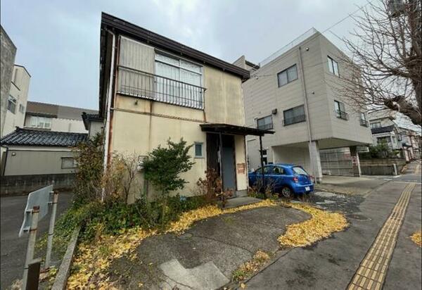 detached 山形県酒田市二番町

地図を見る