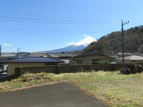 山梨県富士吉田市旭５丁目