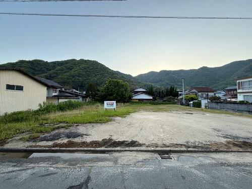 Land, Seiyo, Ehime
