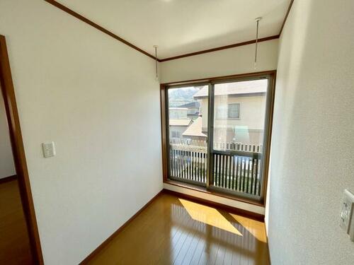 detached 山形県米沢市万世町牛森