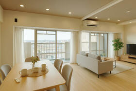 コーポシェイーネ