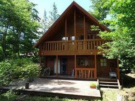 山梨県南都留郡鳴沢村−