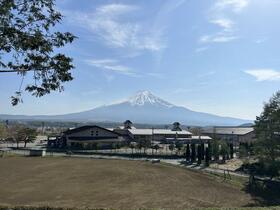 山梨県南都留郡忍野村忍草