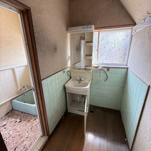 detached 富山県小矢部市西中野