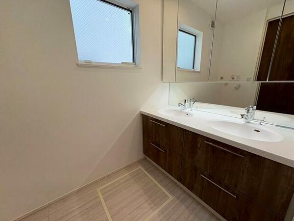 detached 東京都港区南麻布４丁目

地図を見る