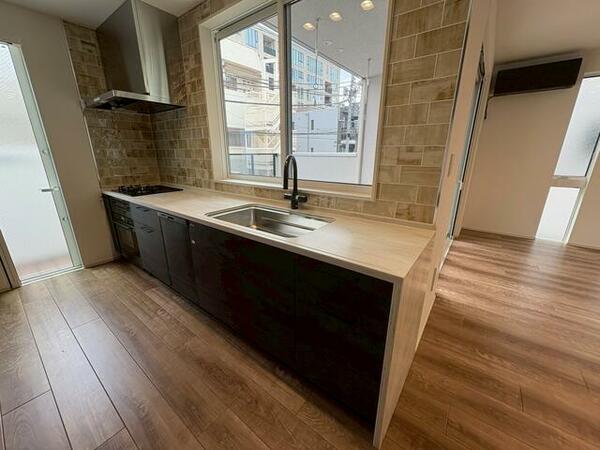 detached 東京都港区南麻布４丁目

地図を見る