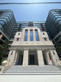 東京都港区三田１丁目