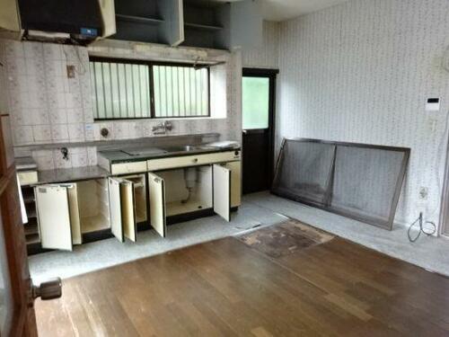 detached 三重県名張市美旗町中２番