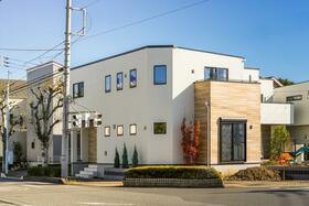 埼玉県越谷市花田６丁目