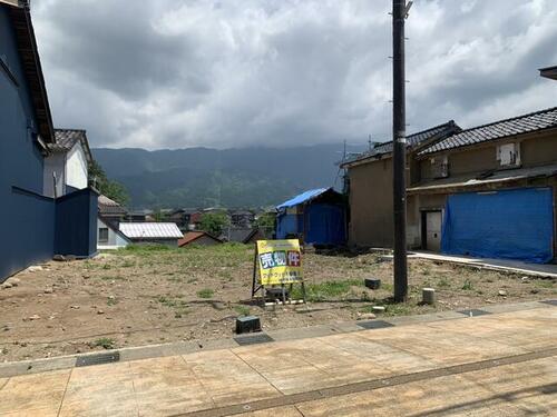 Land, Nanto, Toyama