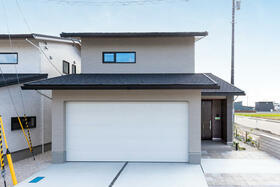 富山県高岡市羽広１丁目