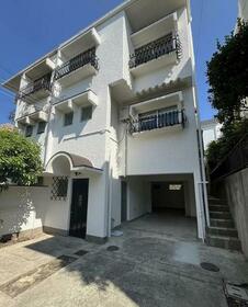 大阪府枚方市菊丘町