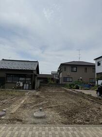 福井県福井市八重巻東町