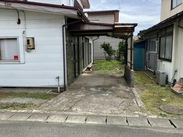 detached 山形県長井市清水町１丁目

地図を見る