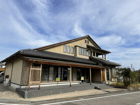 富山県射水市中太閤山１５丁目