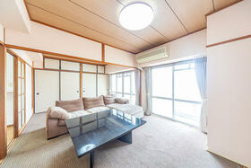 サングレイス穴生１号館