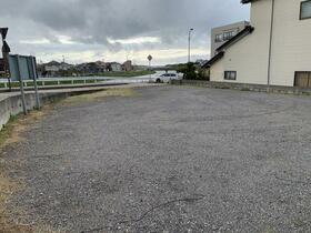 石川県羽咋市的場町稲荷山出口