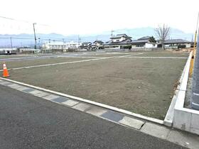 山梨県中央市西花輪