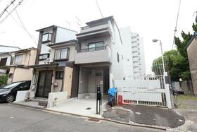 京都府京都市伏見区深草出羽屋敷町