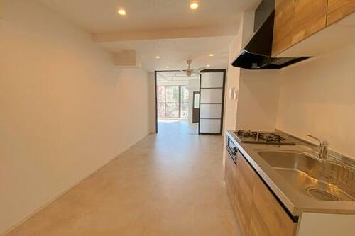 アンダーズビルディング_内装_0