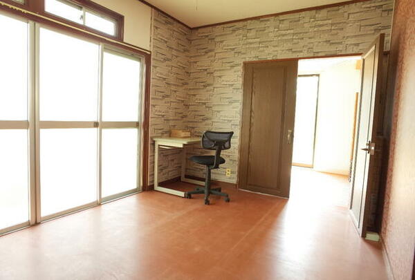 detached 東京都立川市若葉町３丁目

地図を見る