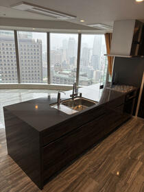 東京都港区麻布台１丁目