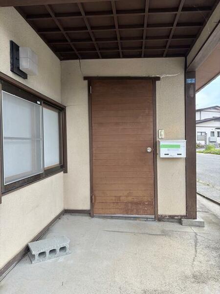 detached 山形県長井市清水町１丁目

地図を見る