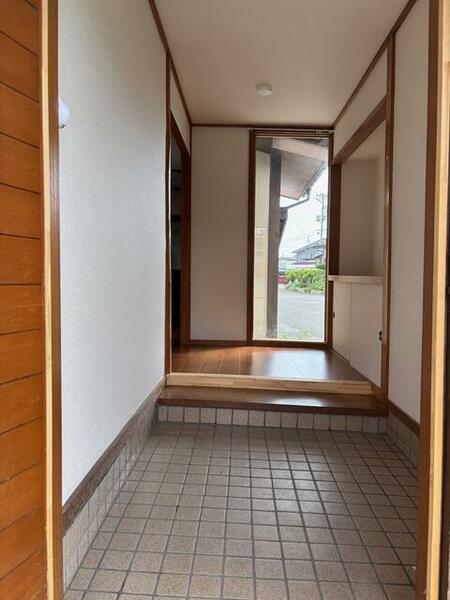 detached 山形県長井市清水町１丁目

地図を見る