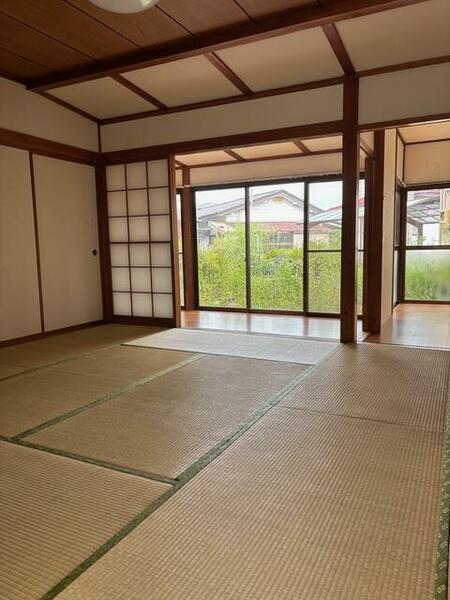 detached 山形県長井市清水町１丁目

地図を見る