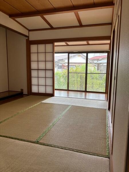 detached 山形県長井市清水町１丁目

地図を見る