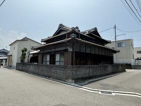 愛媛県松山市鴨川３丁目
