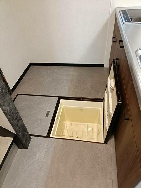 detached 東京都中央区日本橋蛎殻町１丁目

地図を見る