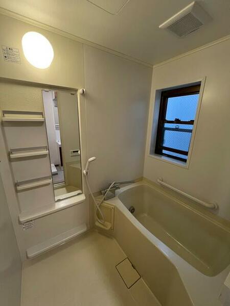 detached 東京都中央区日本橋蛎殻町１丁目

地図を見る