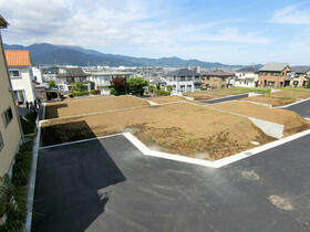 神奈川県秦野市曲松１丁目