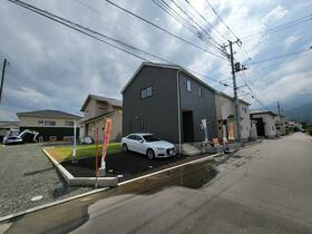 山梨県南アルプス市桃園