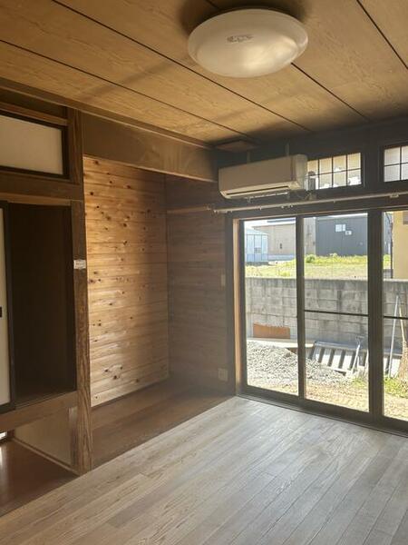 detached 山形県米沢市塩井町宮井
地図を見る