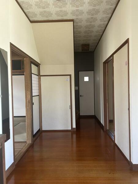 detached 山形県米沢市塩井町宮井

地図を見る