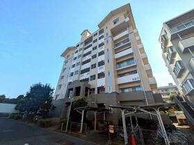 アバンドーネ原５番街７号棟　１階